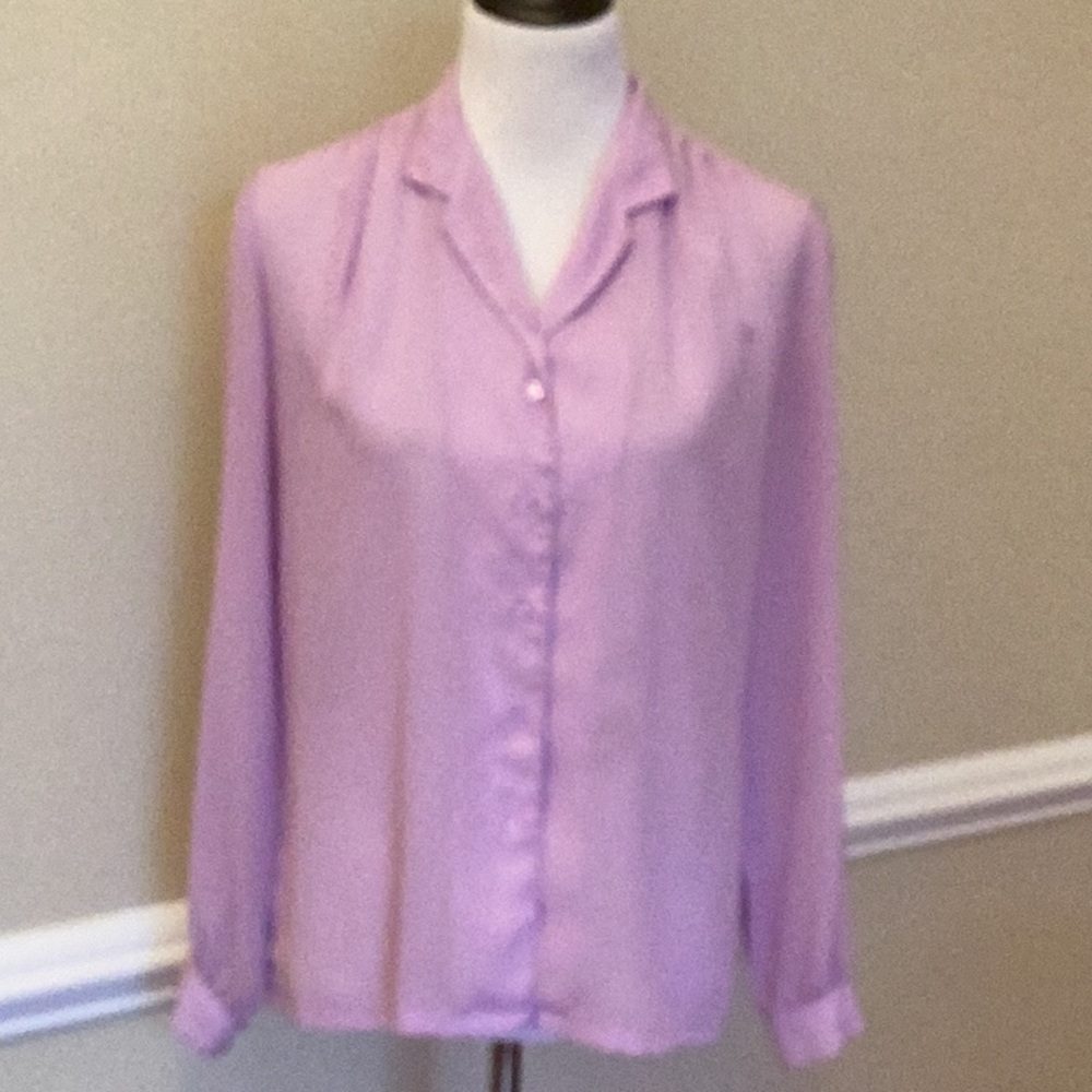 Amy Barr lavender poly long sleeve button front blouse with shoulder gat…